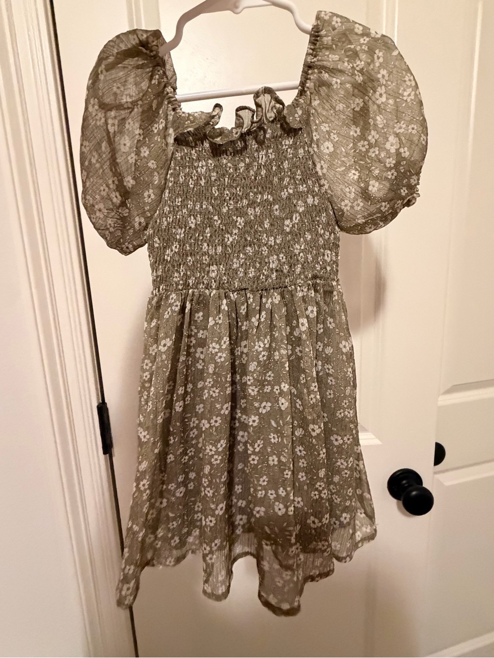 Noralee girls dress size 4 Smocked Puff-Sleeve Floral Dress for Girls - Olive
